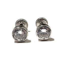 14Kt White Gold Round Classic Stud (Medium)